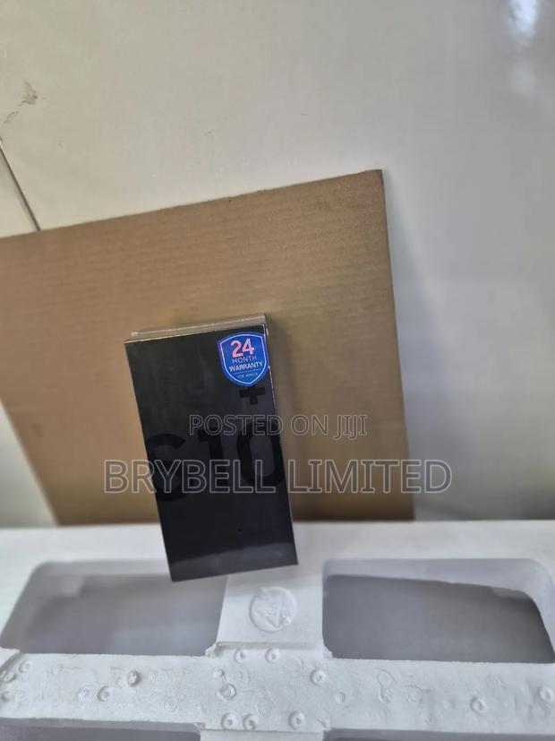 New Samsung Galaxy S10 128 GB Green - main view