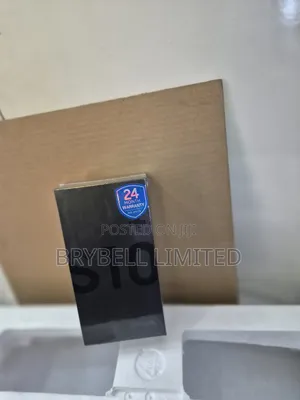 New Samsung Galaxy S10 128 GB Green
