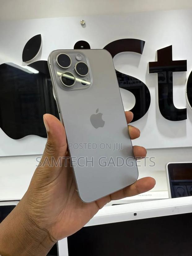 Apple iPhone 15 Pro Max 512 GB Silver - thumbnail 3