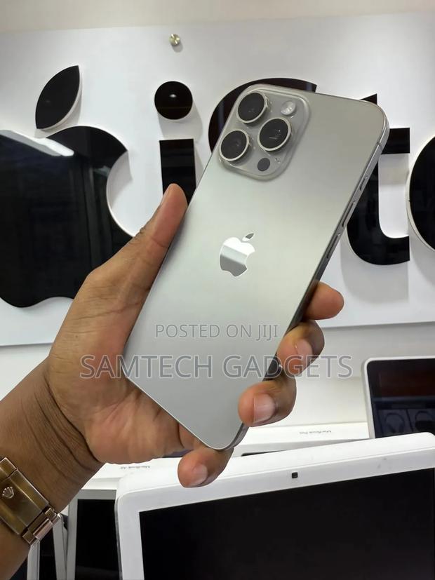 Apple iPhone 15 Pro Max 512 GB Silver - thumbnail 4