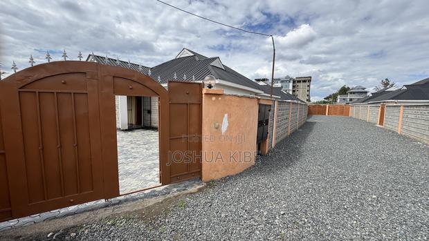 3bdrm Bungalow in Mwihoko Estate, Kasarani for sale