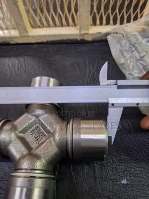 Hino 500/700 Universal Joints or Cross Bearing