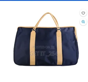 Stylish Travel & Duffel Bag ✨
Perfect For Travel, Gym, Or Weekend