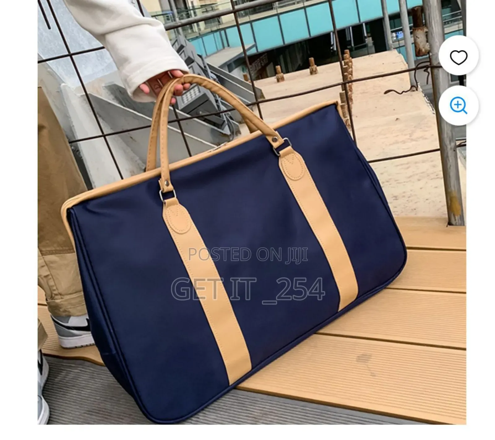 Stylish Travel & Duffel Bag ✨
Perfect For Travel, Gym, Or Weekend