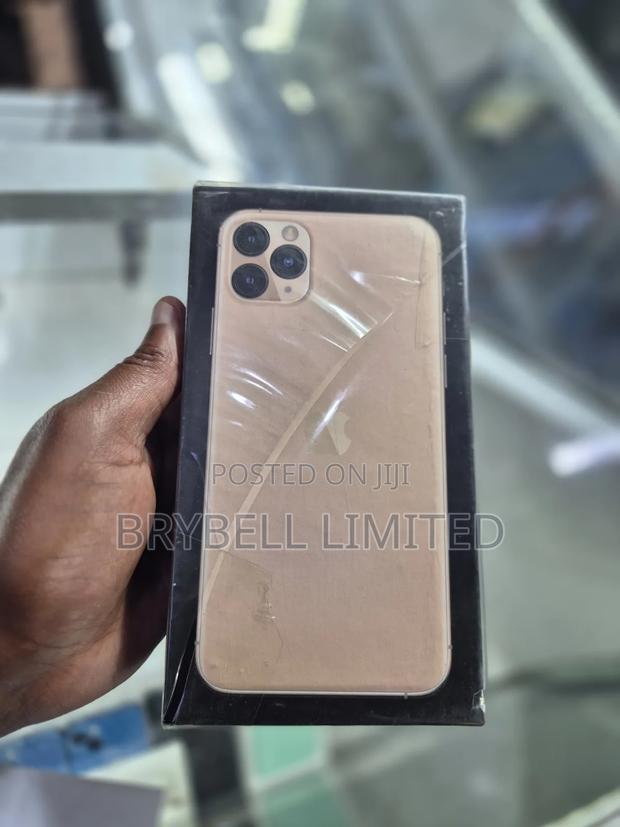 New Apple iPhone 11 Pro Max 256 GB Gold - main view