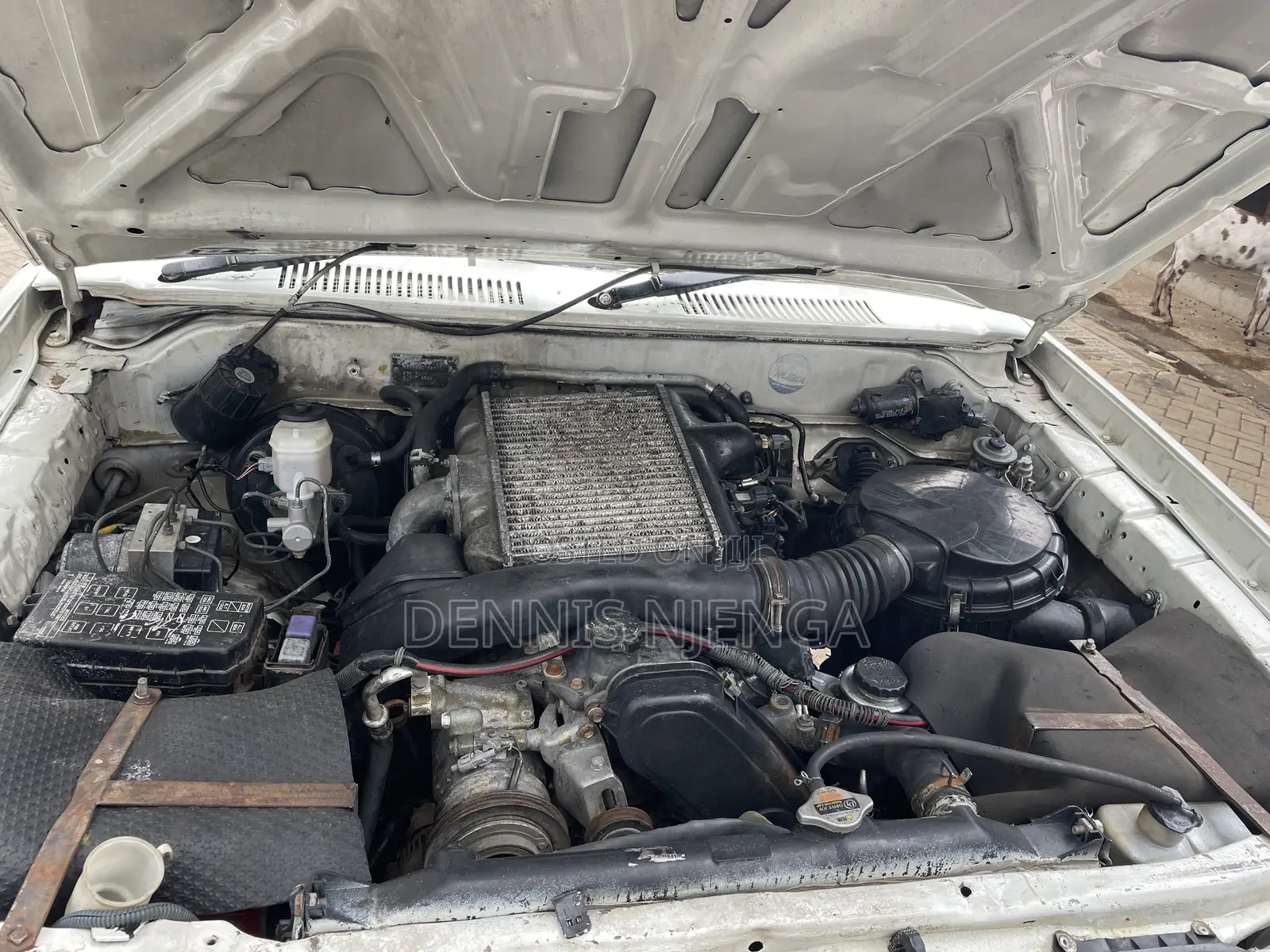 Toyota Land Cruiser Prado 2000 White