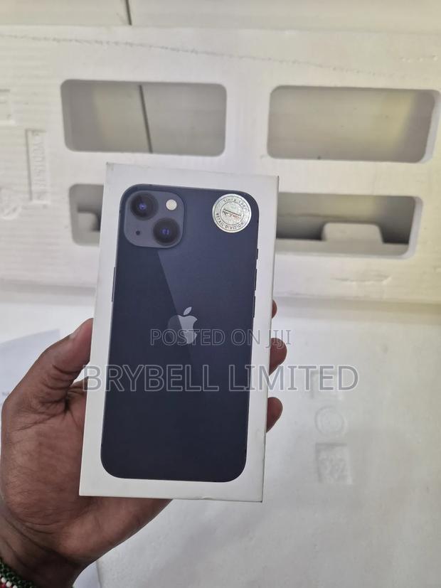 New Apple iPhone 13 128 GB Black - main view
