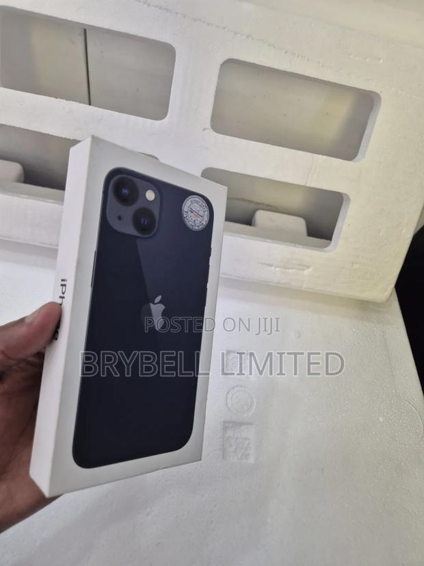 New Apple iPhone 13 128 GB Black - thumbnail 4