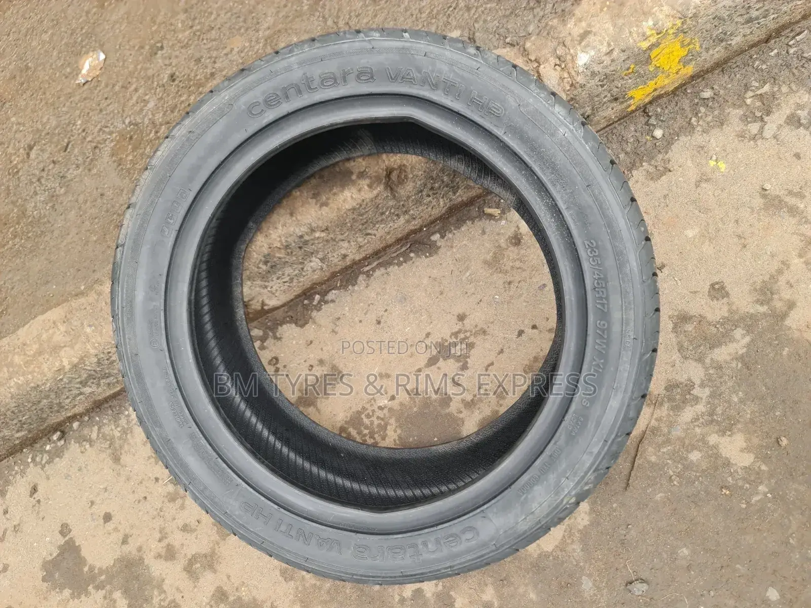 235 /45 R17 Centara