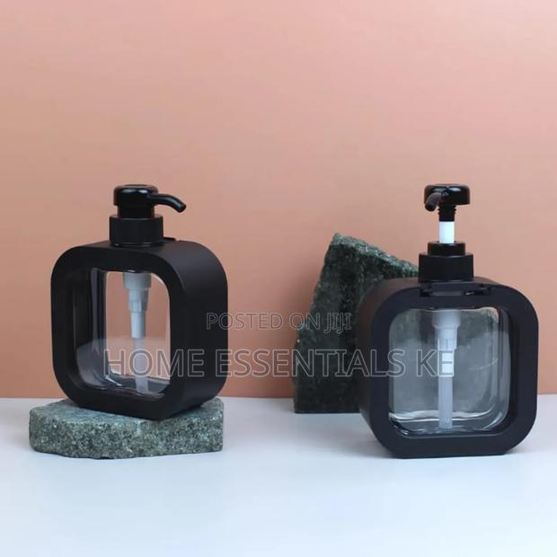 500ml Big Size Refillable Liquid Soap Dispenser Black White - thumbnail 2