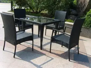 Stylish Outdoor Dining Set – Perfect For Gardens & Patios!
