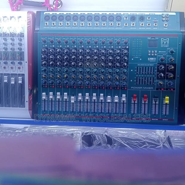 Martin Audio Cb-1113mp3 Powered Mixer.