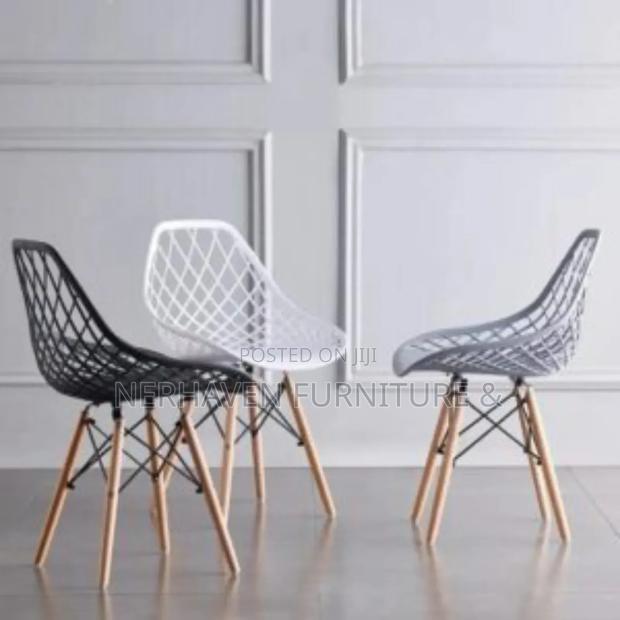 Trendy Eames Chair – Ideal For Dining, Office, Or Lounge