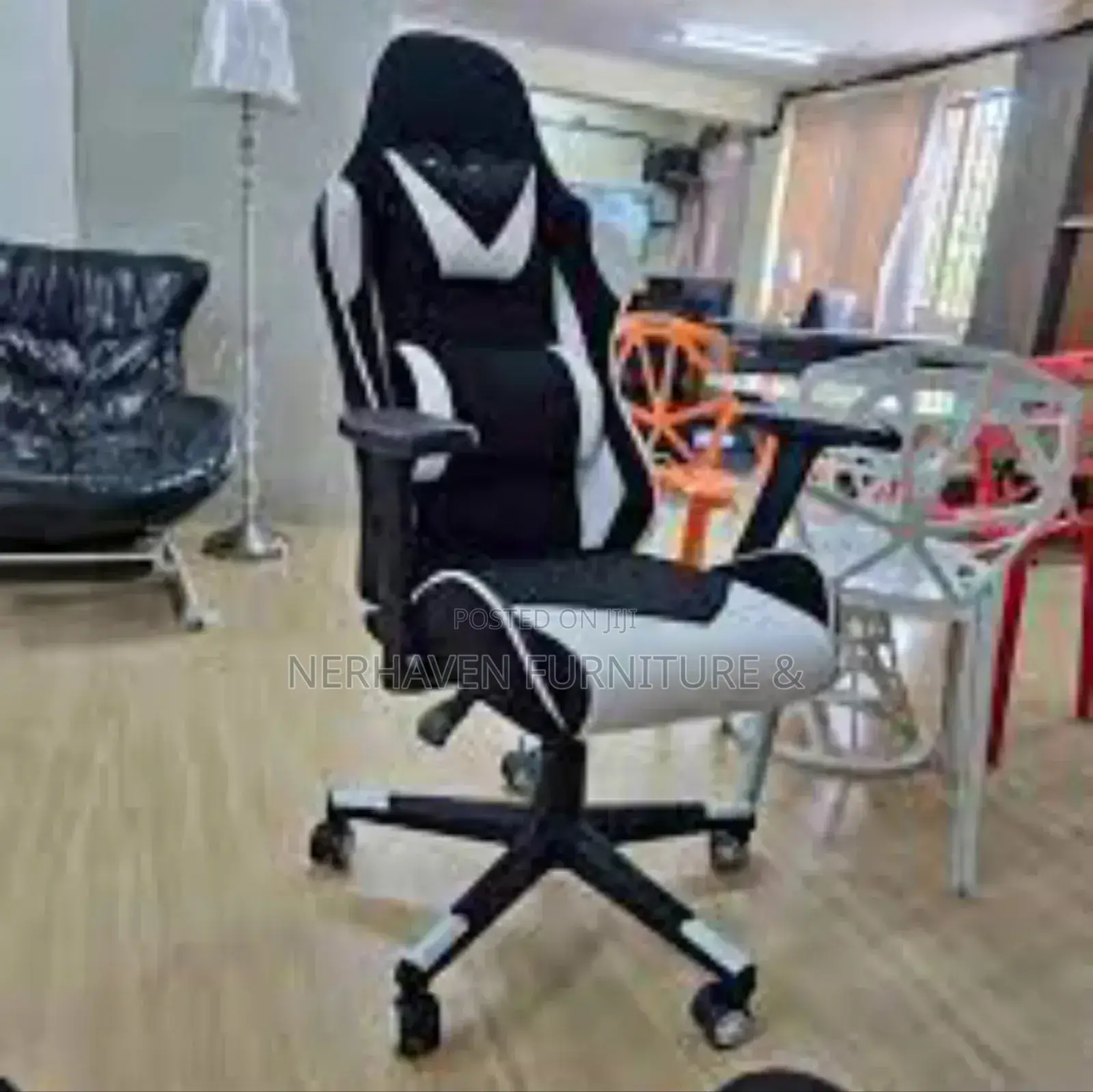 Pro Gamer Chair With Adjustable Features