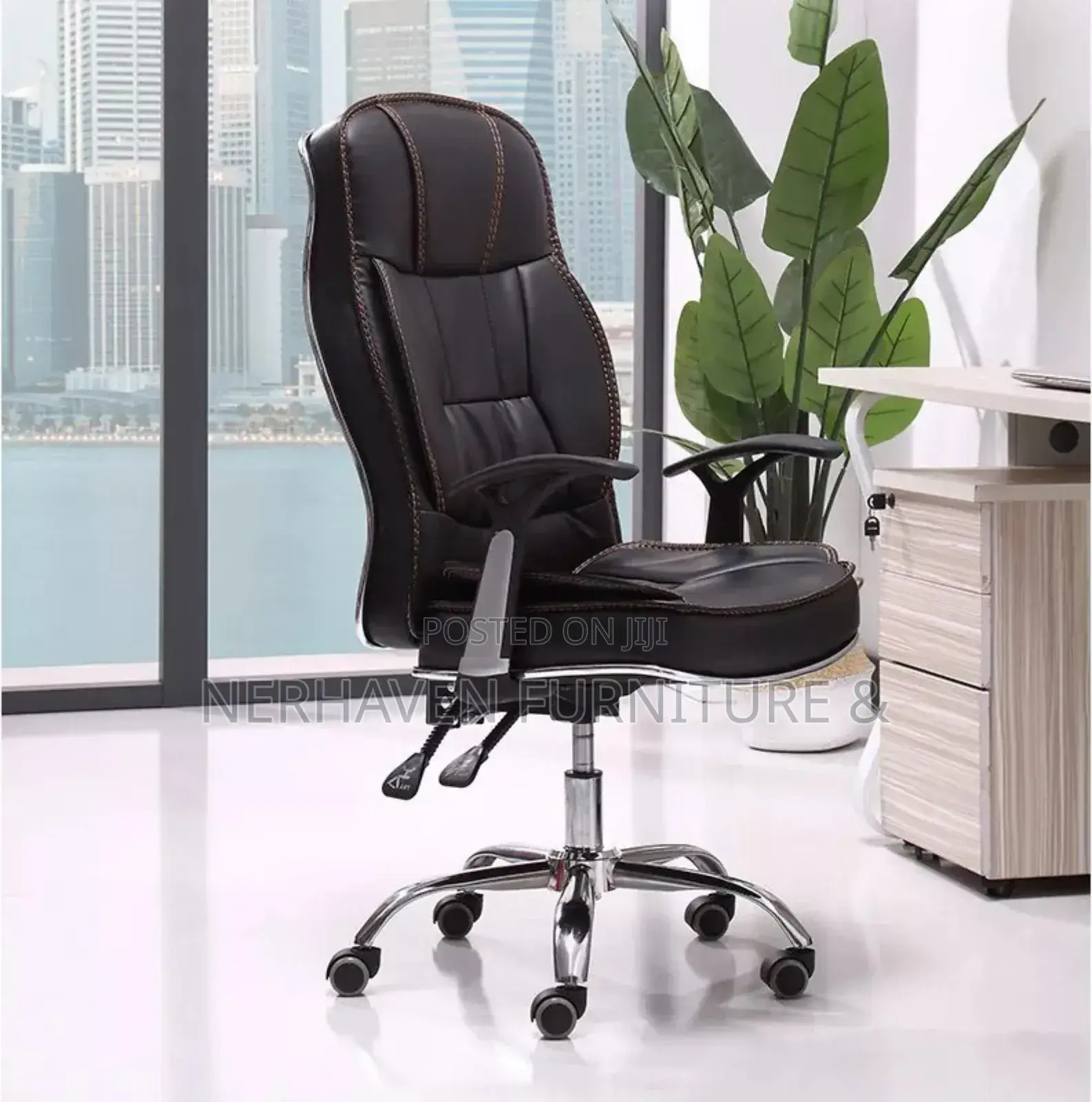 High-back Leather Office Chair – Premium Design