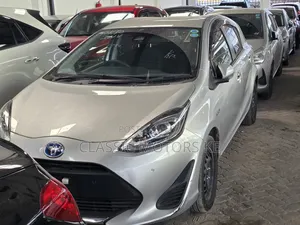 Toyota Aqua 2019 Silver