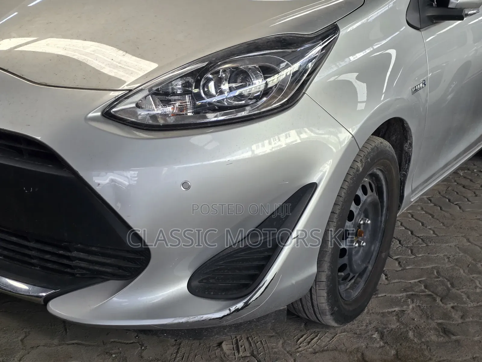Toyota Aqua 2019 Silver