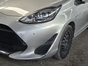 Toyota Aqua 2019 Silver