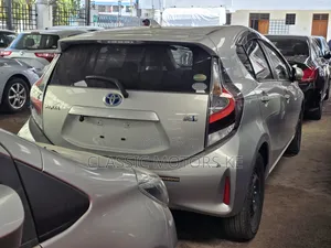 Toyota Aqua 2019 Silver