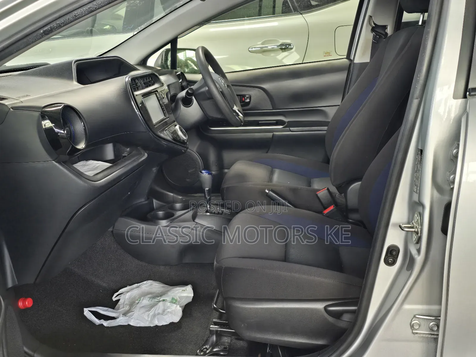 Toyota Aqua 2019 Silver