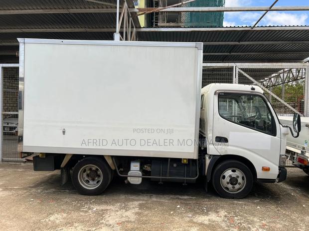 Toyota Dyna Freezer Body - thumbnail 12