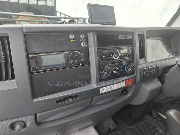Isuzu Elf Freezer Body - thumbnail 3