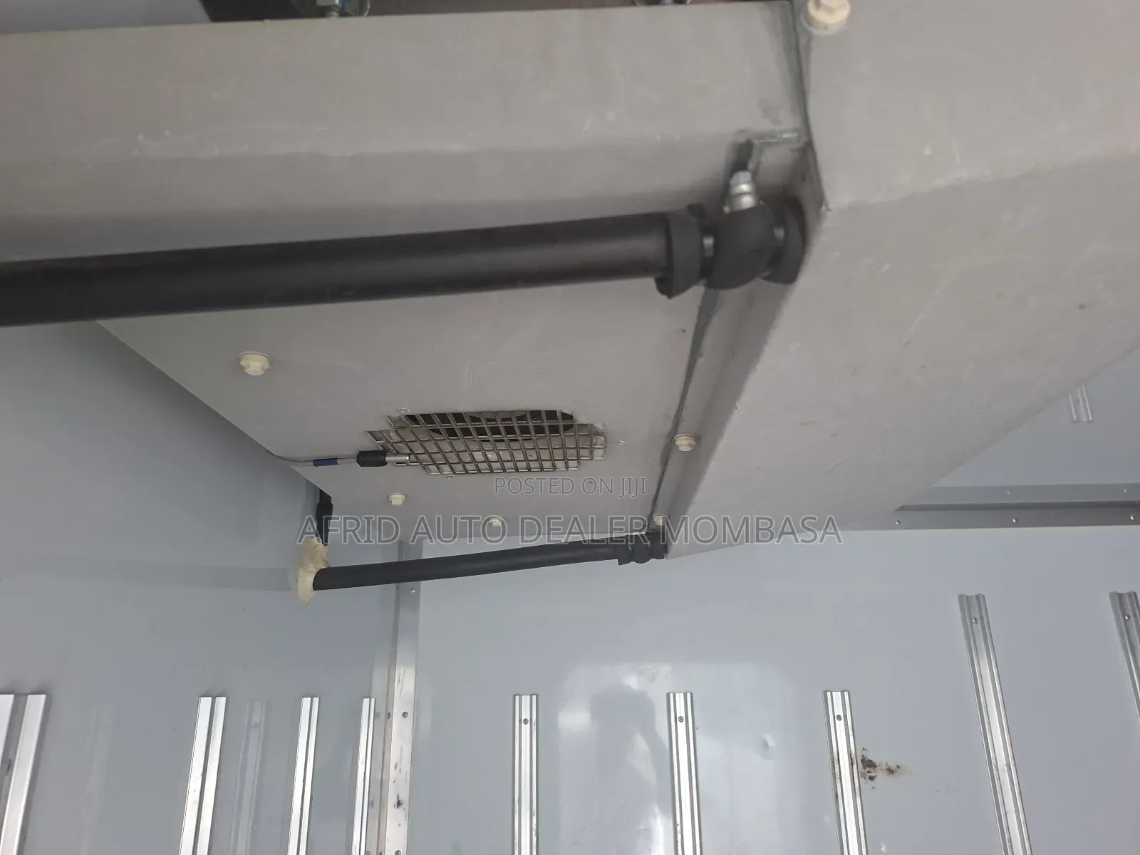 Isuzu Elf Freezer Body