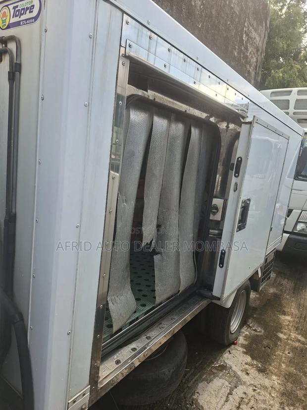 Isuzu Elf Freezer Body - thumbnail 8