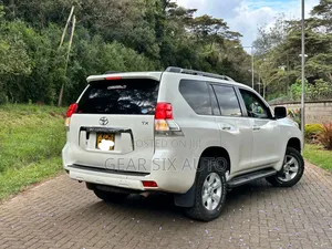 Toyota Land Cruiser Prado 2.7 i 2012 White