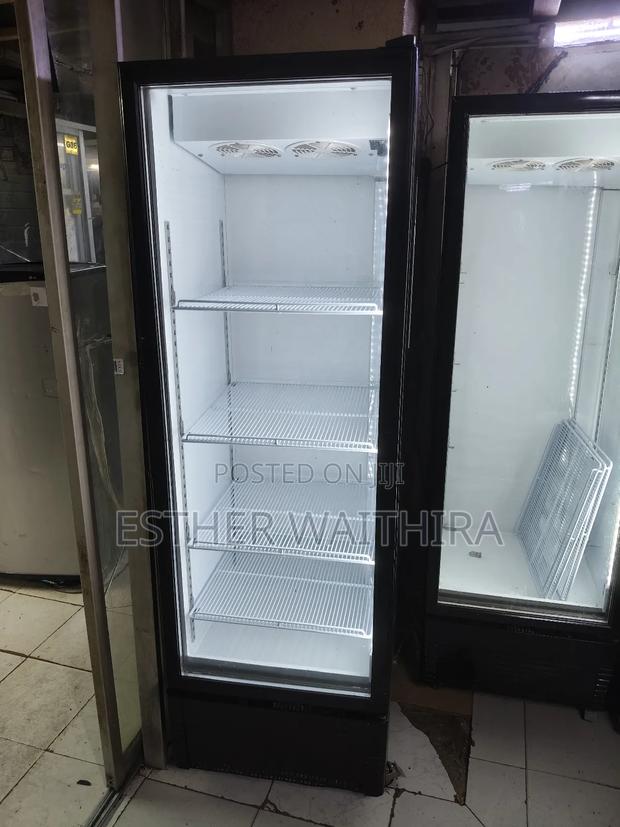 600litres Display Fridge in Good Working Condition