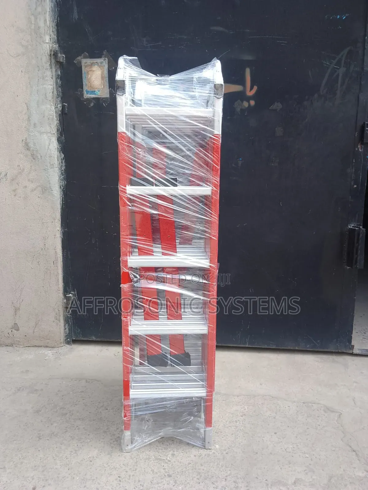 20ft - 6m Fiberglass Multipurpose Ladder