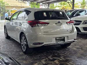 Toyota Auris 2019 White