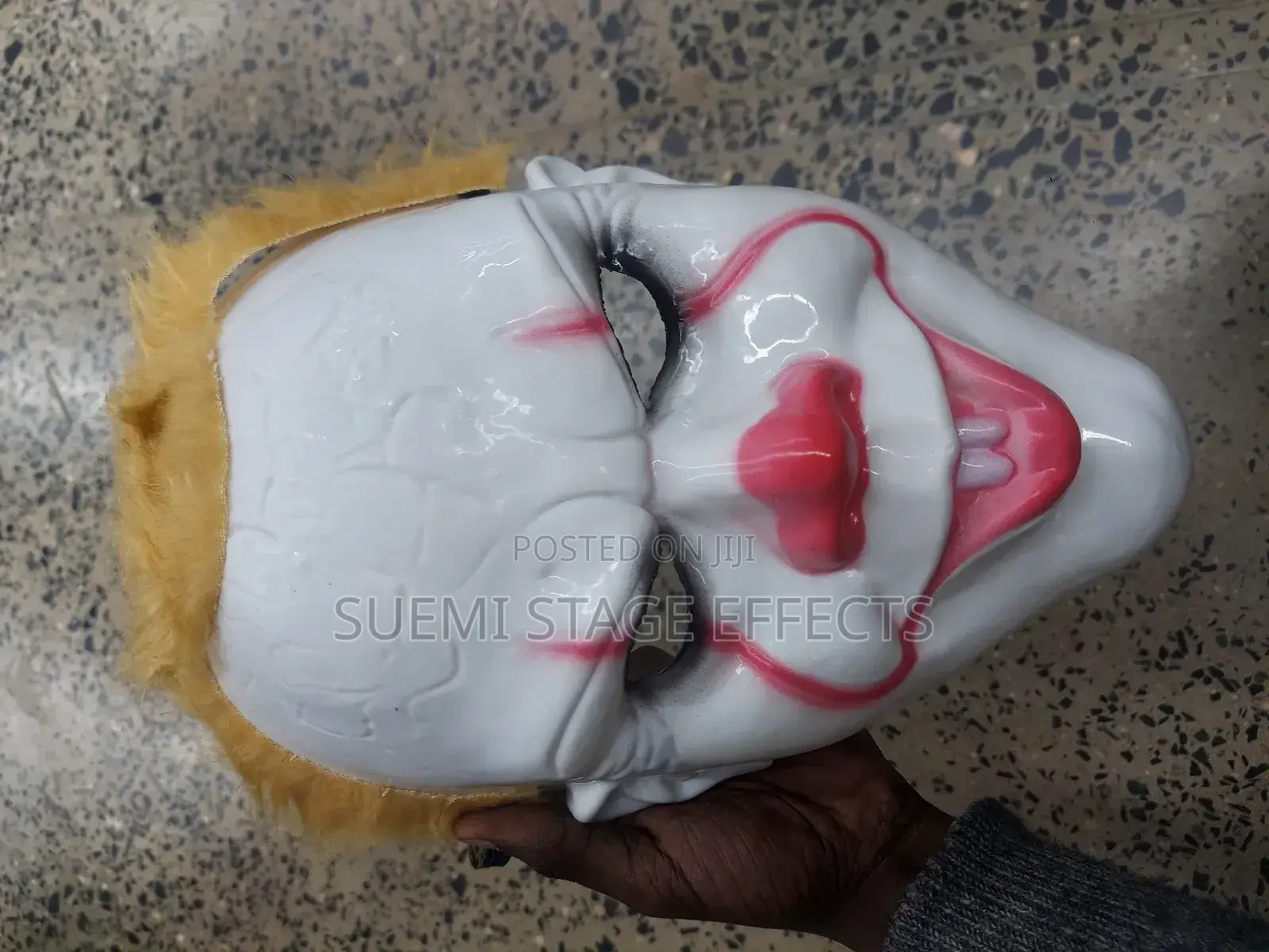 Pennywise Halloween Mask — Terrify in Classic Style! 