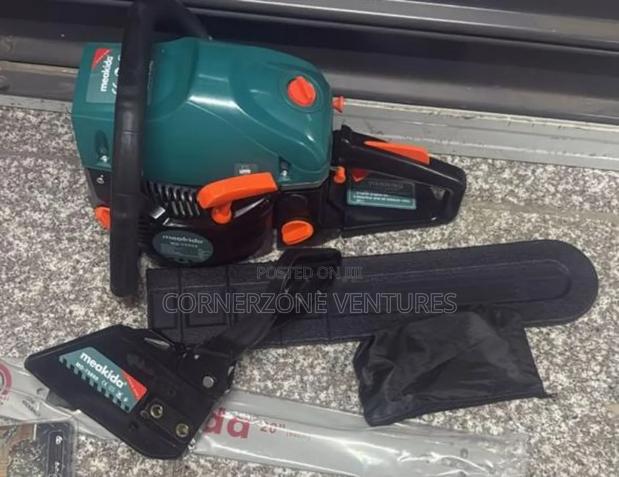 Meakida Gasoline Chainsaw/ Gasoline Chainsaw