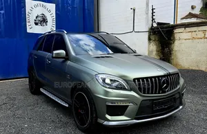 Mercedes-Benz M Class ML 63 AMG 2013 Pearl