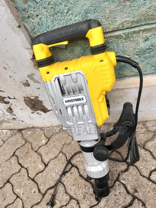 1700w Demolition Hammer