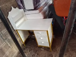 Nail Table With Drawers