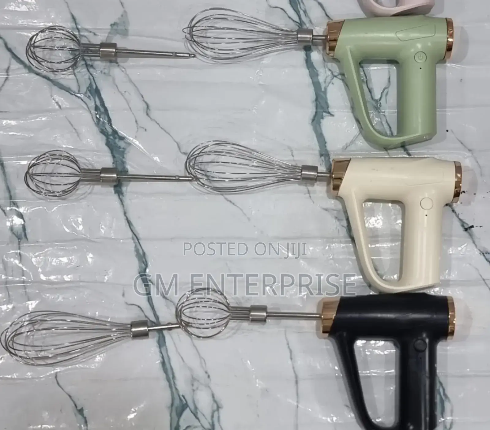 *Reachargable Wireless Hand Held Egg Beater Whisk