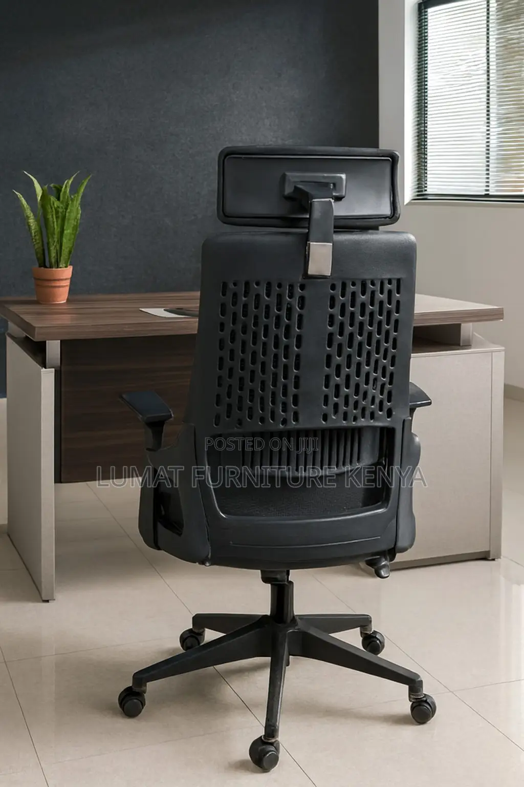 Mesh Back Executive Seat