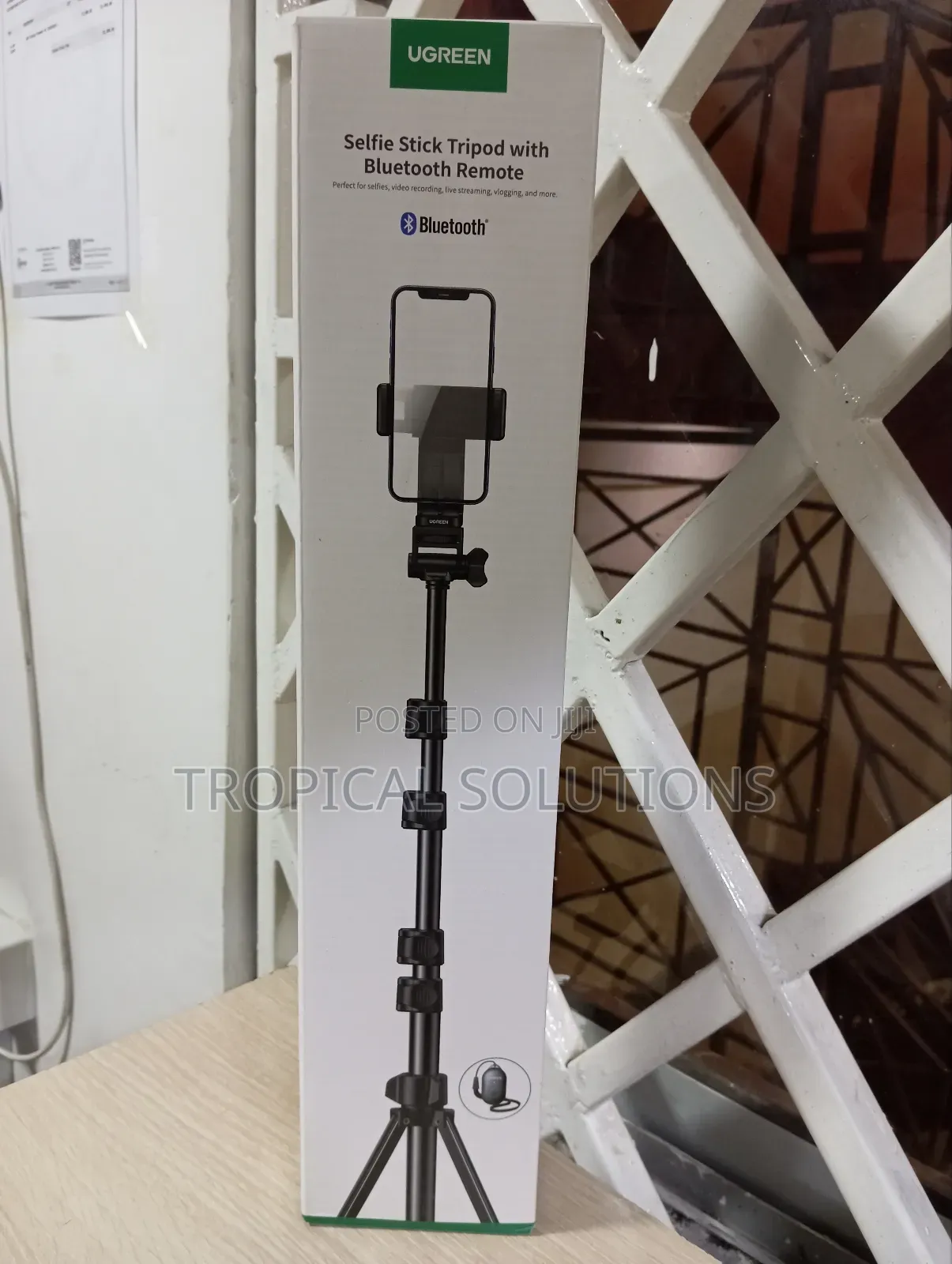 Ugreen Selfie Stick Tripod Lp-680 With Bluetooth Remote