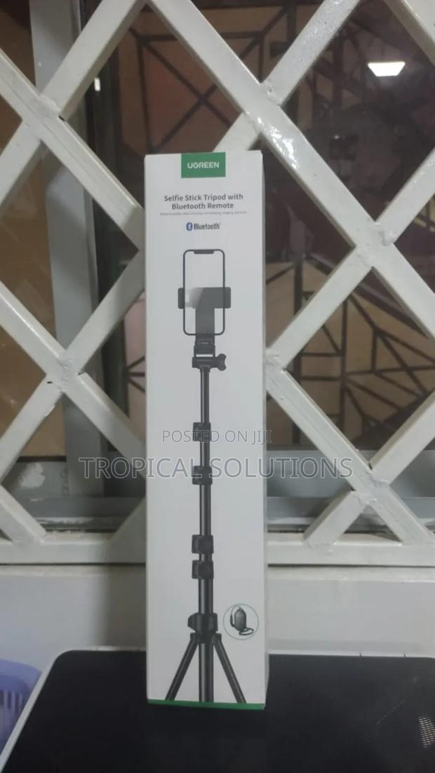 Selfie Stick Ugreen Lp680 Bluetooth Remote With Tripod - main view