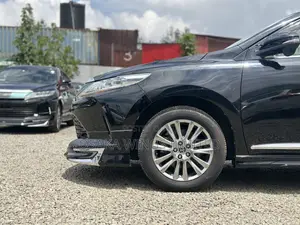 Toyota Harrier 2.0 2018 Black