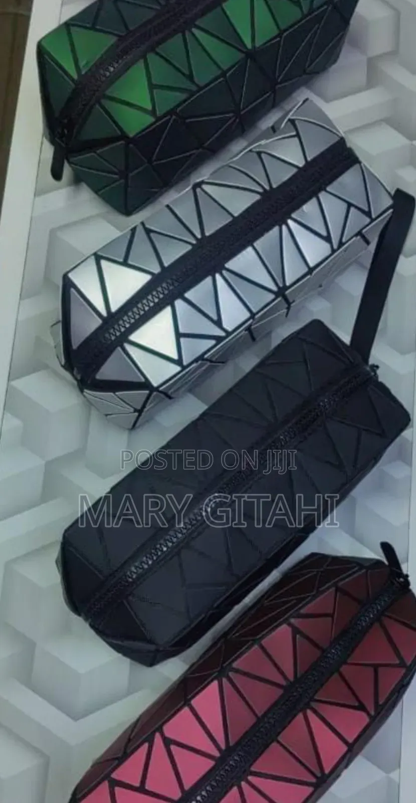 * Diamond Makeup Pouch