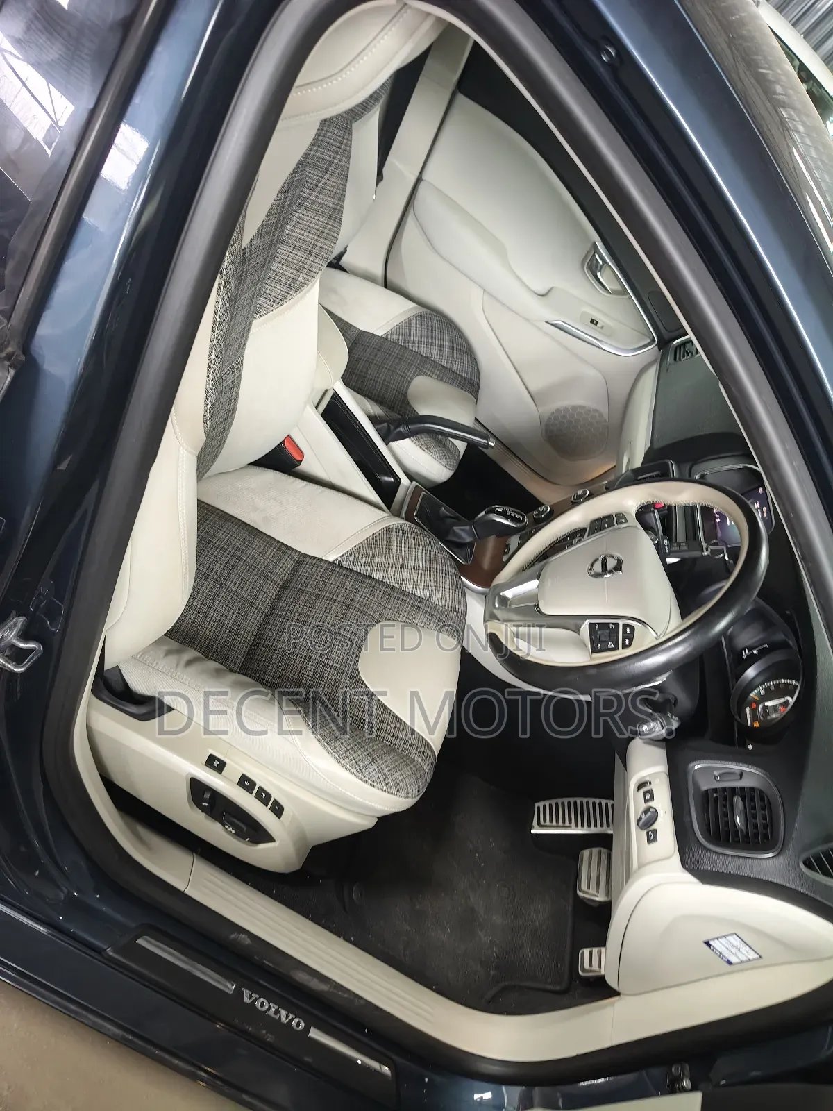 Volvo V40 2019 Blue