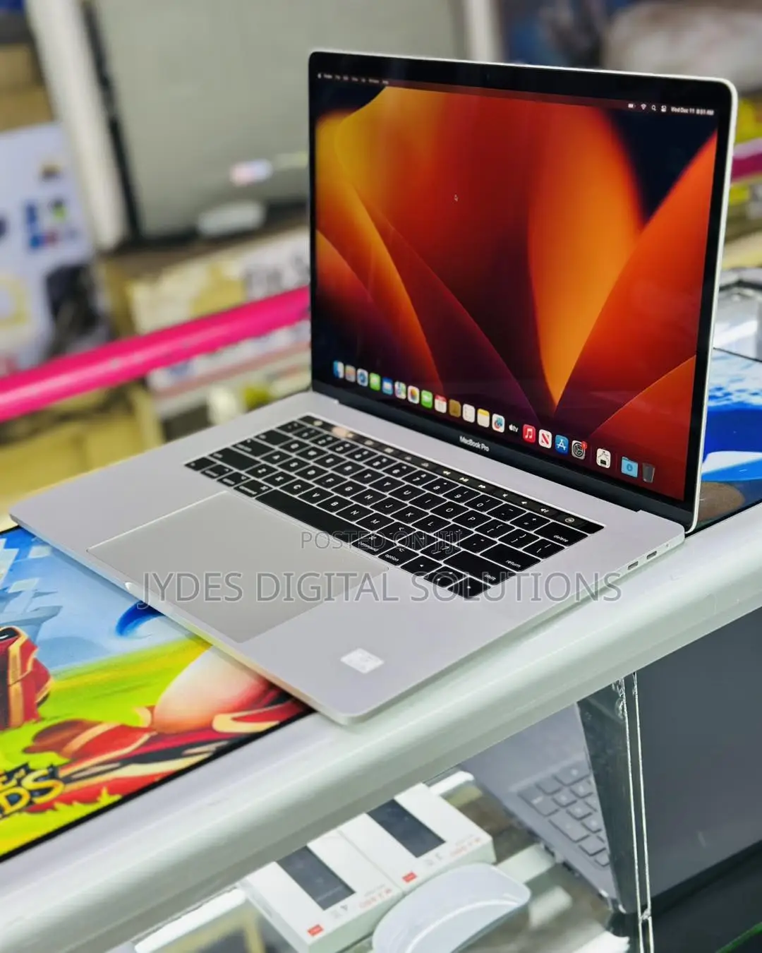 Laptop Apple MacBook Pro 2017 16GB Intel Core I7 SSD 512GB