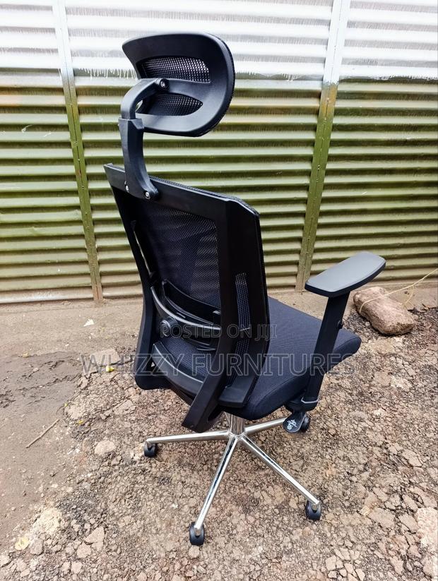 Executive Headrest Office Chair. - thumbnail 2