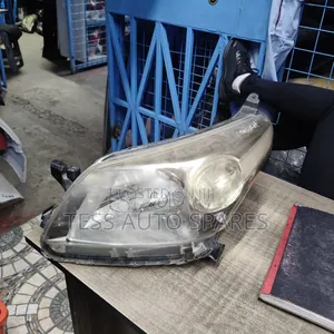 Toyota Ist 2015 Non Xenon Headlight