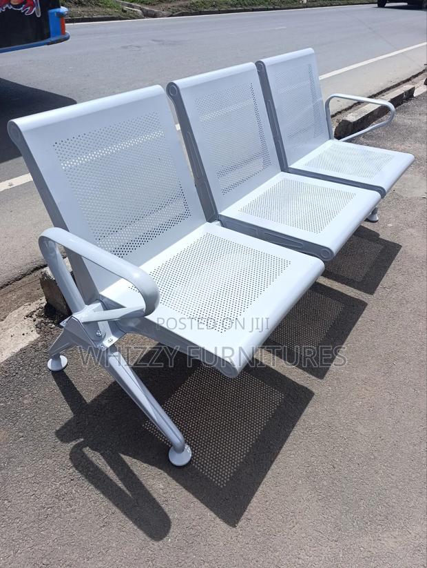 Modern Waiting Chair - main view