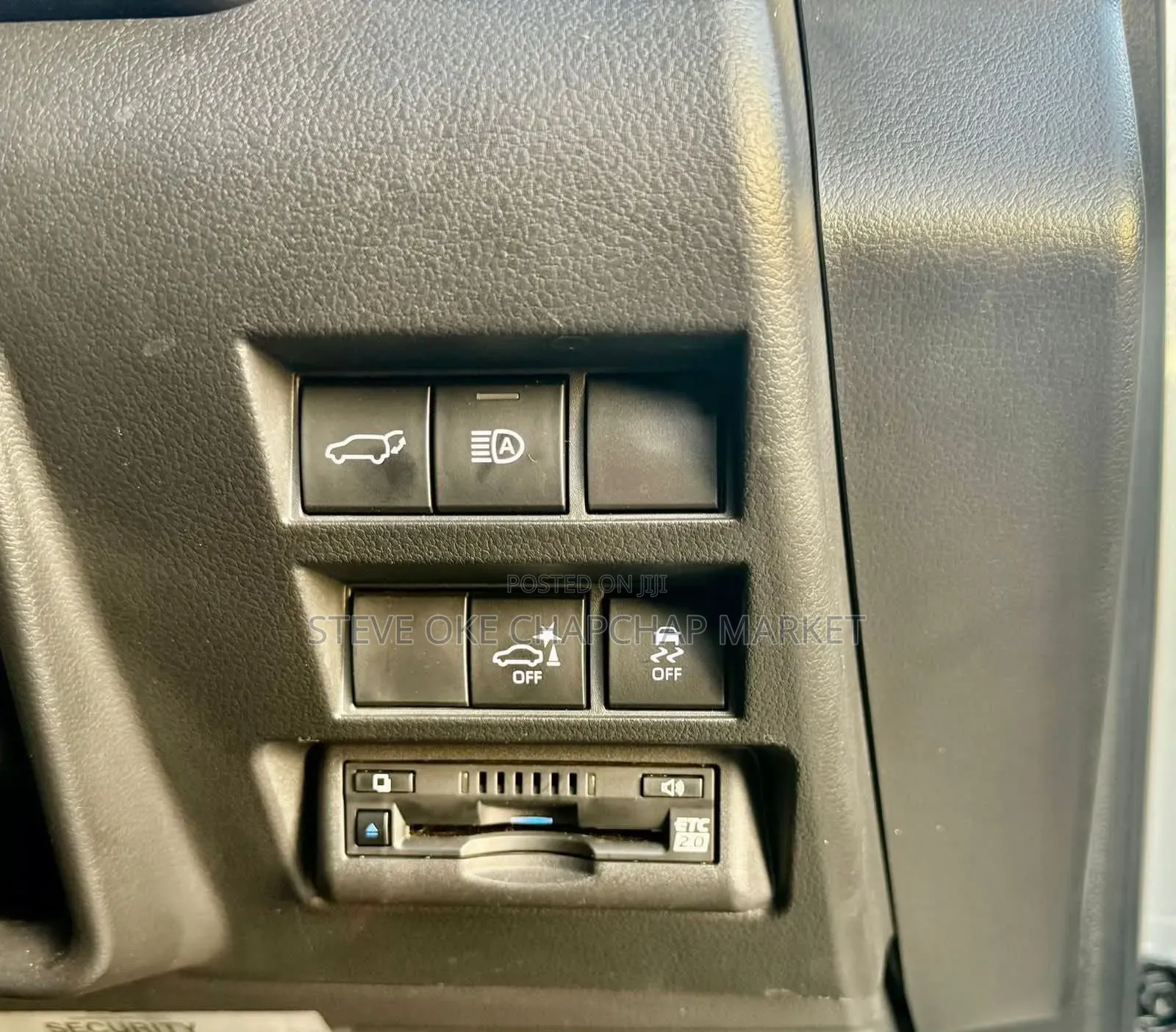 Toyota Land Cruiser LC300 2023 White