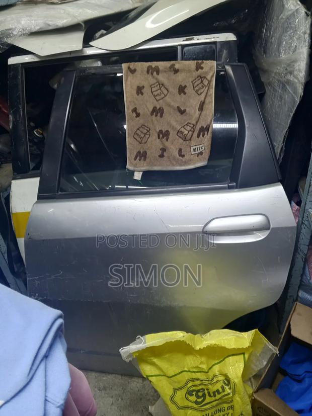 Hondafit 2010 Rear Door - main view